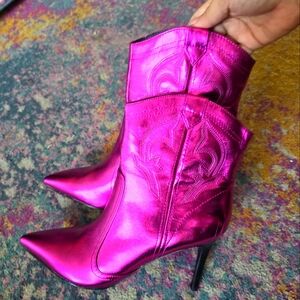 WOMEN'S FLOWS WESTERN POINTY TOE HEELED BOOTIES WOMEN'S SHOES IN METALLIC PINK